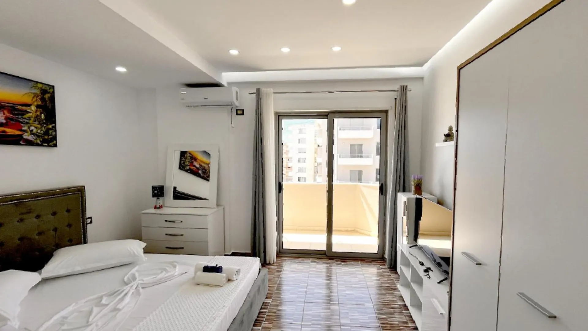 Kam Apartments In The City Center Vlore Albania