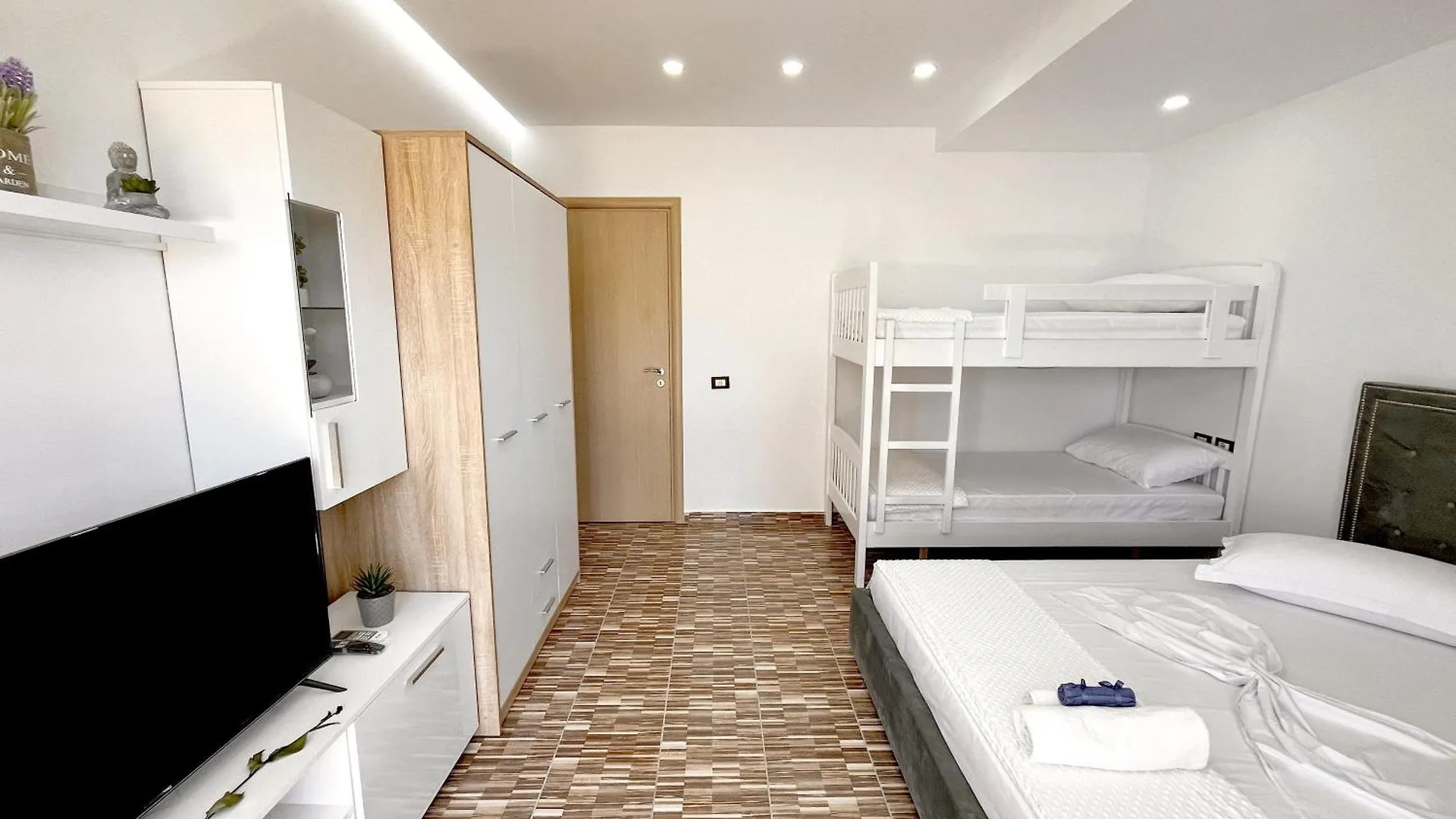 Kam Apartments In The City Center Vlore 0*,