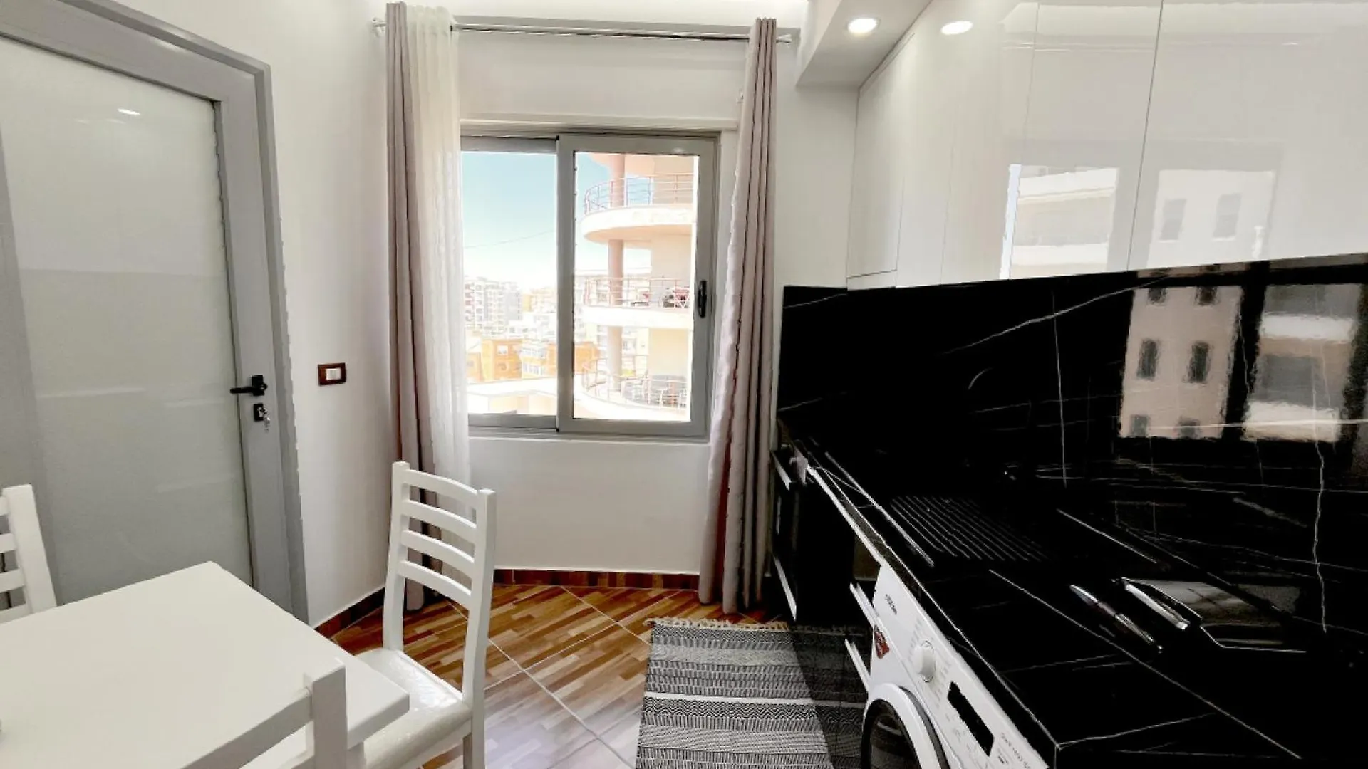 Kam Apartments In The City Center Vlore